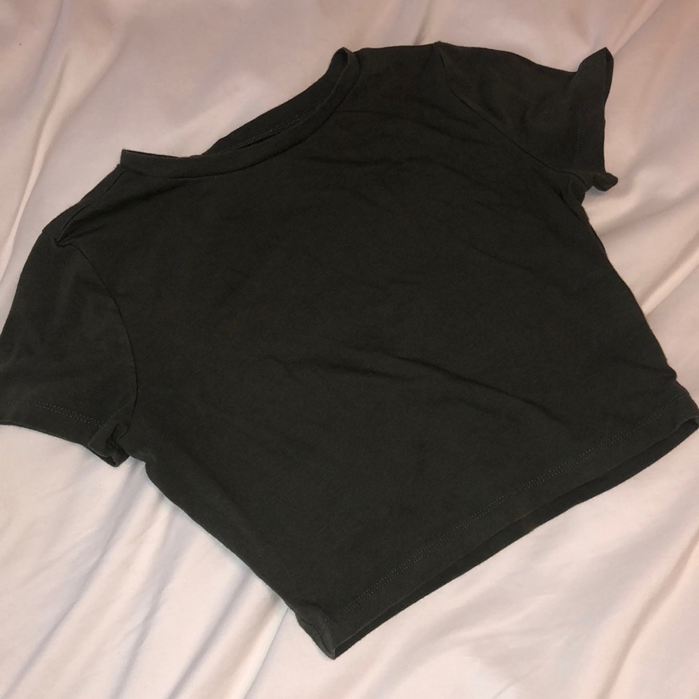 GREEN CROP TOP